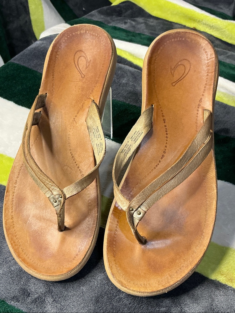 OluKai Kapehe Luana Women's Metallic Bronze Leather Thong Sandals Size 10